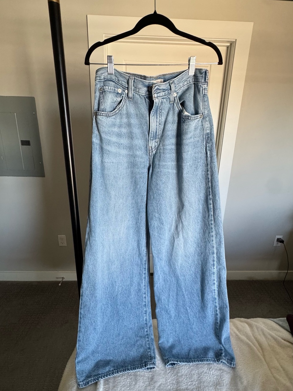 FAKE Levi's Light Blue Wide-Leg Women’s Jeans